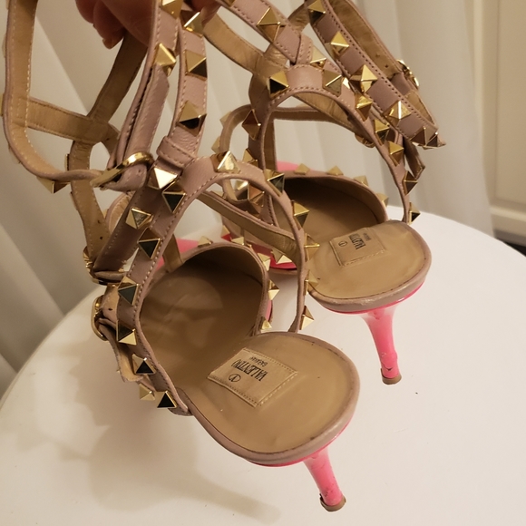 Valentino Rockstud Kitten Heels in Fushia - Picture 10 of 10